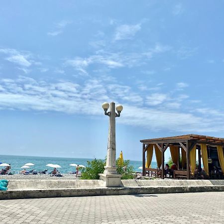 Квартира 1-Комнатная - До Моря 2 Мин - В Центре Sukhumi Exteriör bild